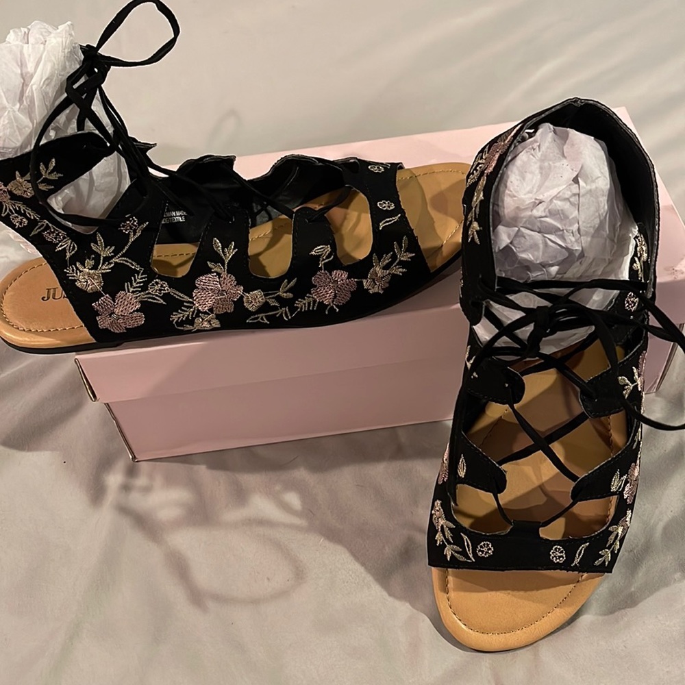 New in Box JustFab Gladiator